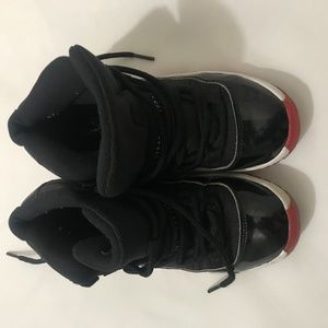 Jordan 11 Retro Playoffs Bred 2019